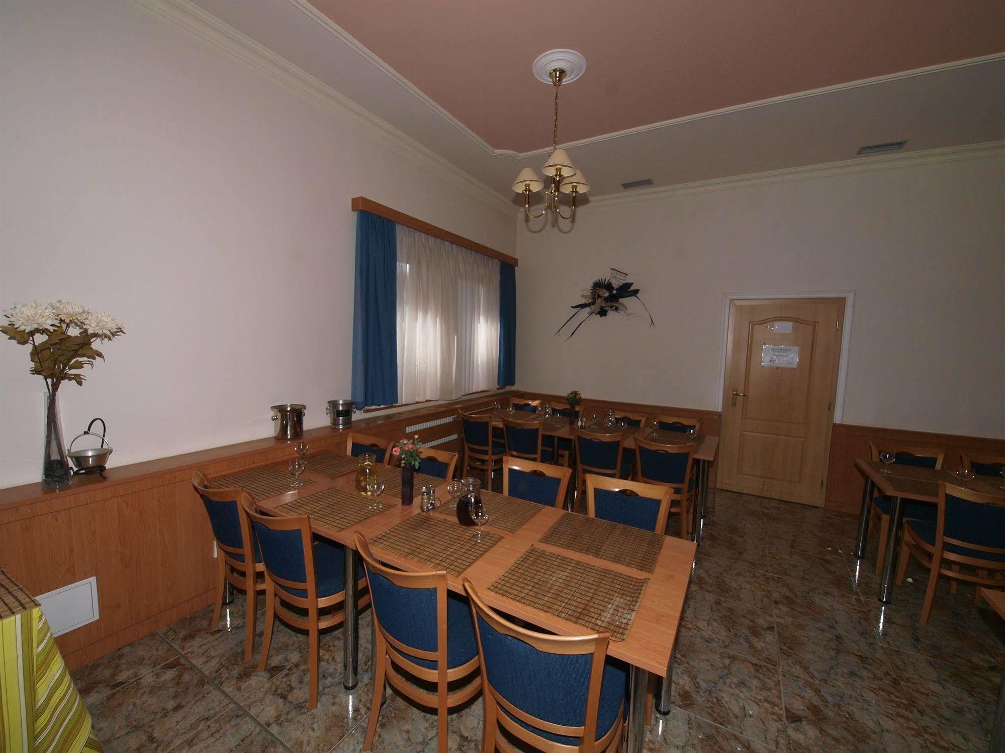 Hotel Macocha Blansko Luaran gambar